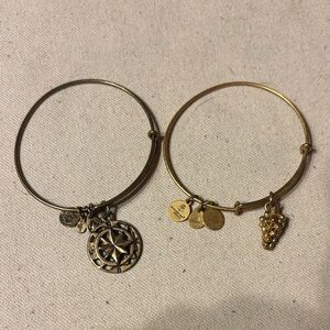 Vintage Gold Charm Bracelet Set